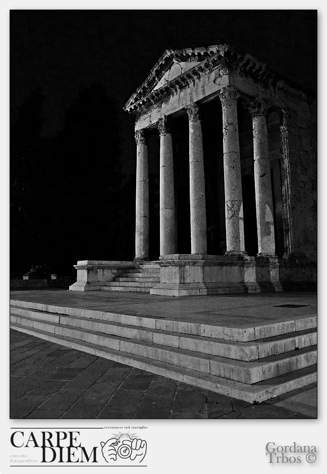 IL TEMPIO DI AUGUSTO.jpg